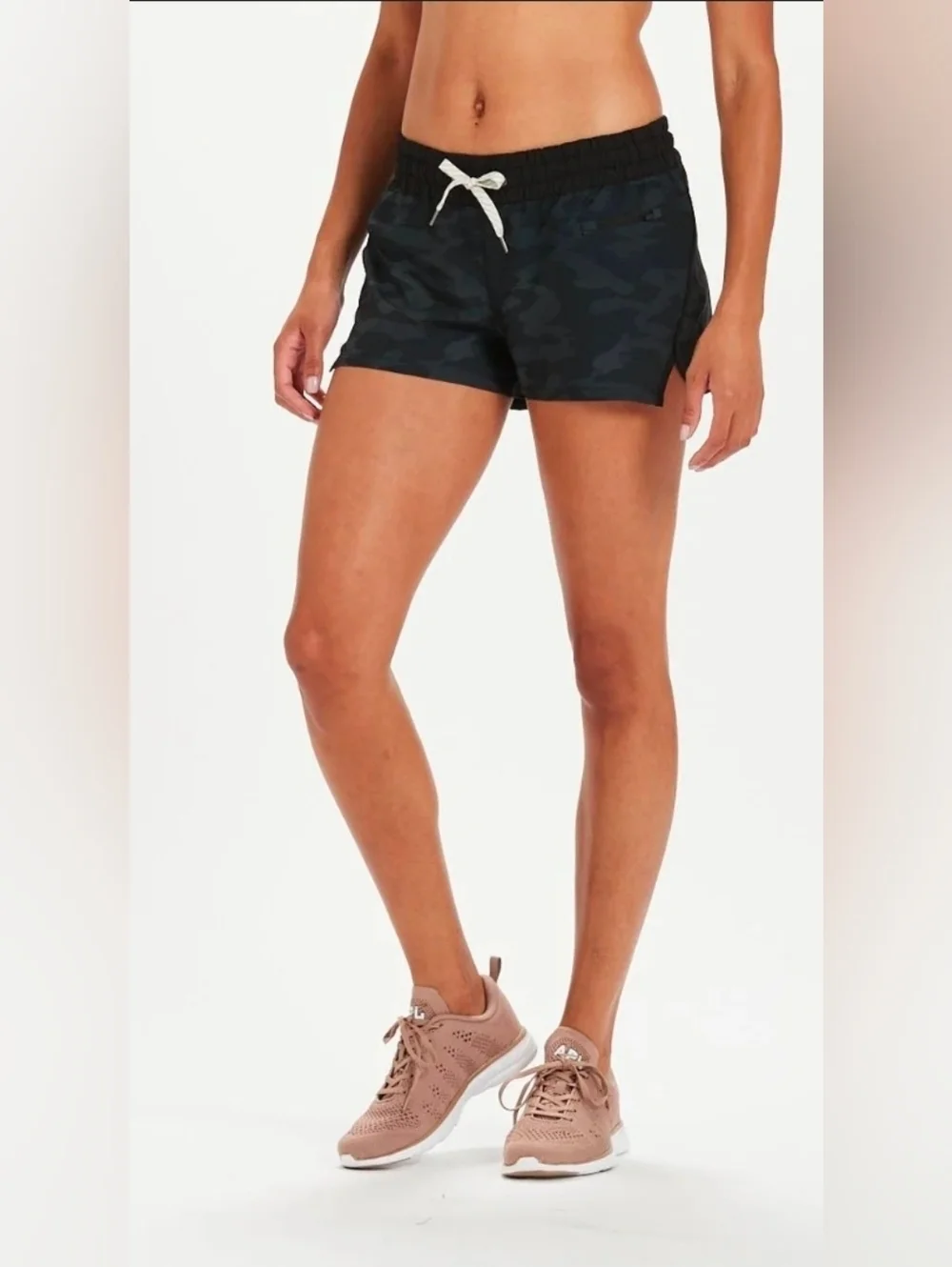 Vuori Clementine 2.0 Shorts 2.5" Black Camo S Athletic Running Gym Shorts - Picture 4 of 9